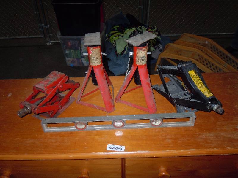lot 463 image: Lot of Tools