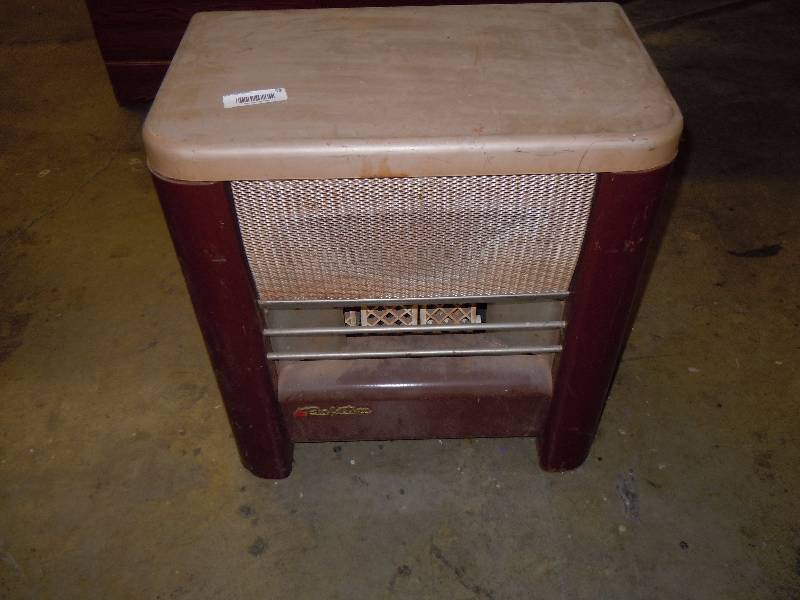 lot 53 image: Vintage Heater