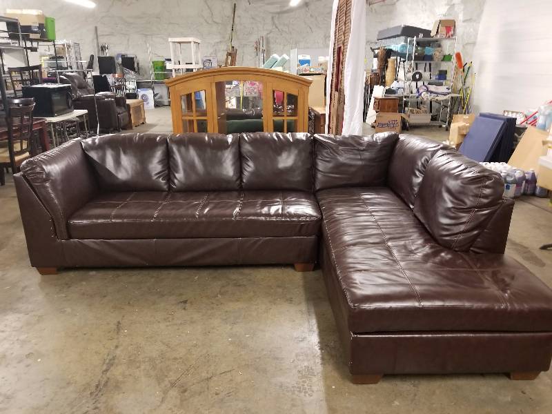 lot 10 image: Awesome Sectional