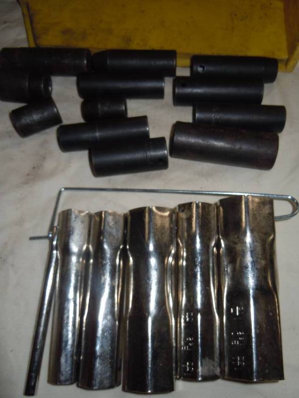 lot 2200 image: Lot of Sockets and more