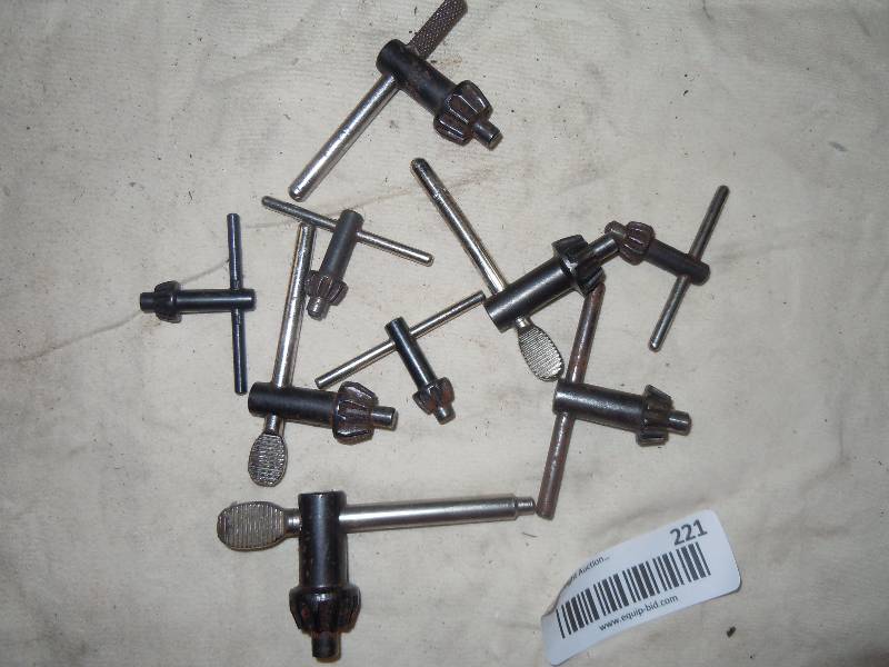 lot 2210 image: Lot of Tools