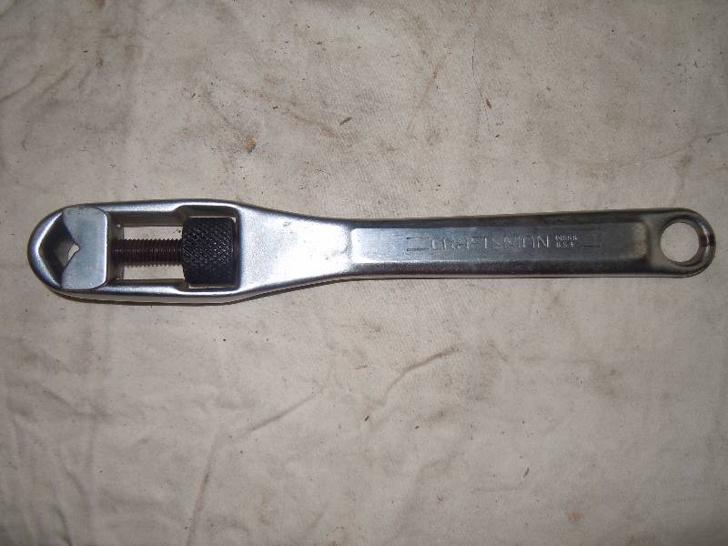 lot 2250 image: Craftsman Tool