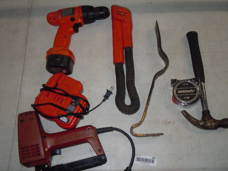 lot 205 image: Lot of Power Tools
