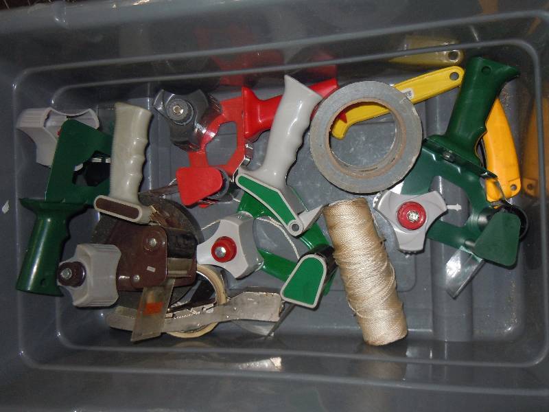 lot 2240 image: Lot of Random Items