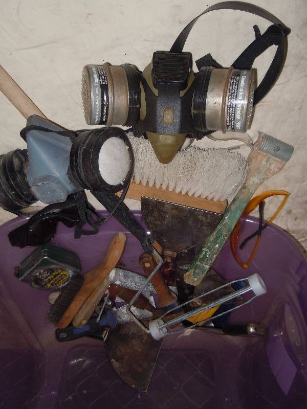 lot 231 image: Lot of Random Items
