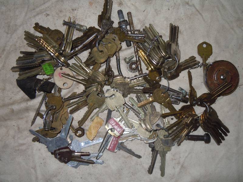 lot 233 image: Lot of Keys