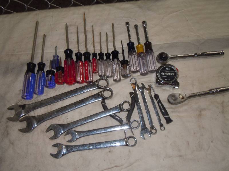 lot 235 image: Lot of Random Tools