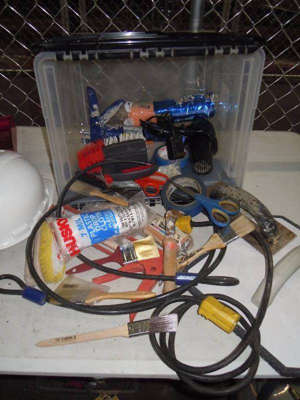 lot 2410 image: Lot of Random Items