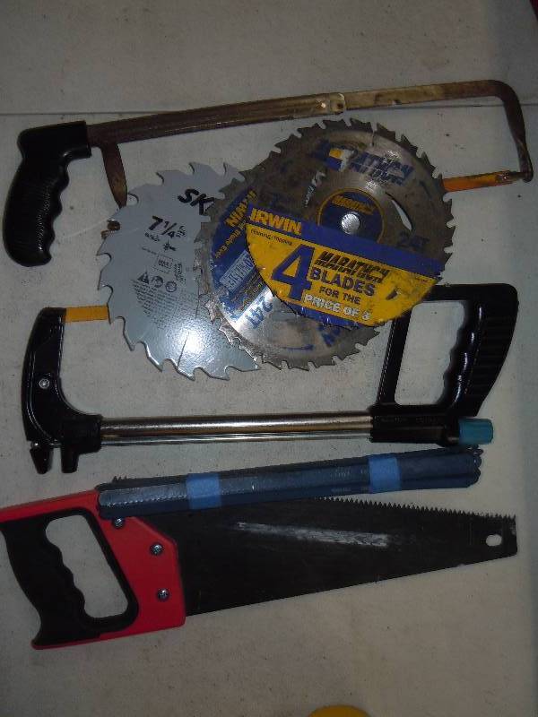 lot 190 image: Random Lot of Tools