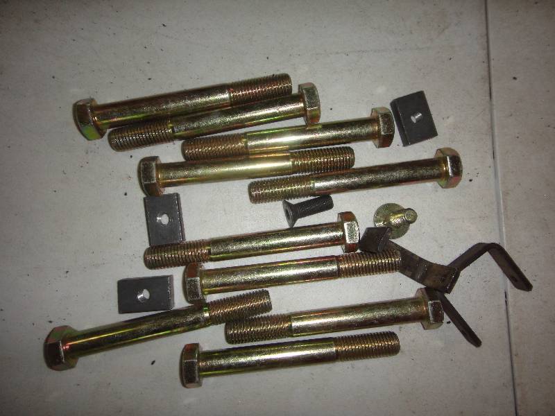 lot 2160 image: Lot of Bolts