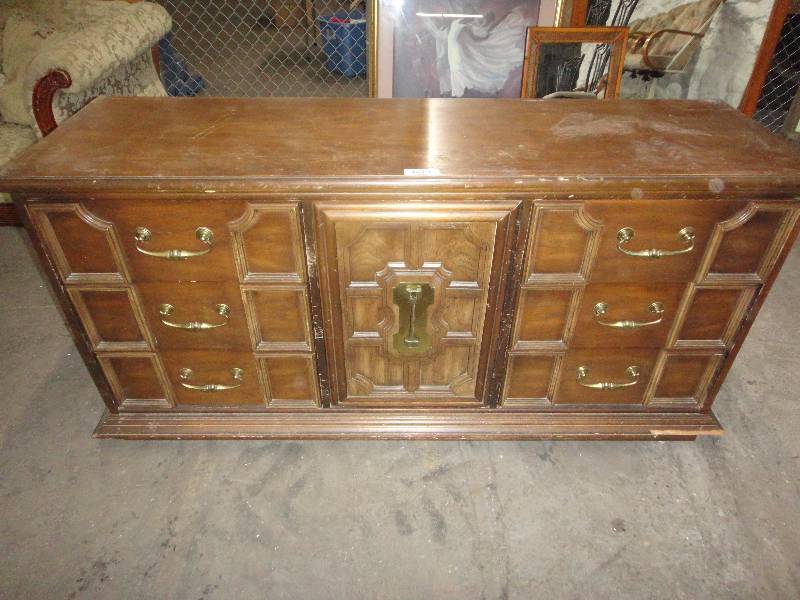 lot 63 image: Dresser