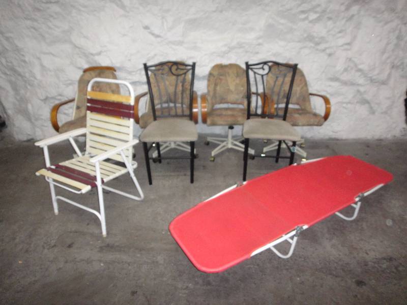 lot 68 image: Large Lot of Furniture