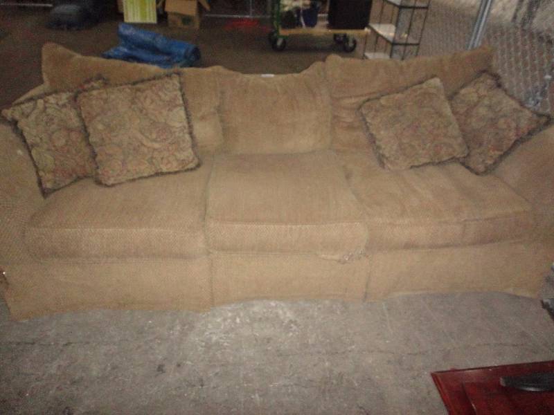 lot 69 image: Couch