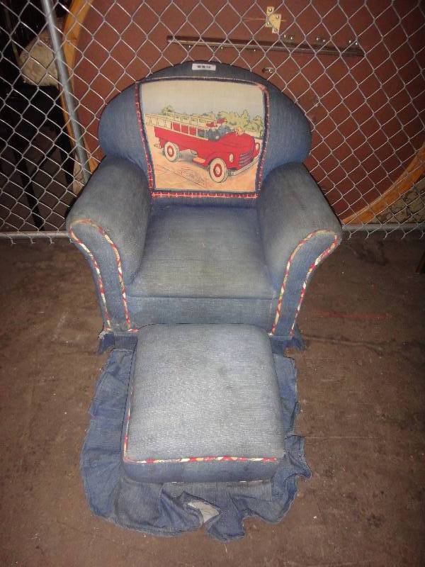lot 73 image: Chair with Ottoman