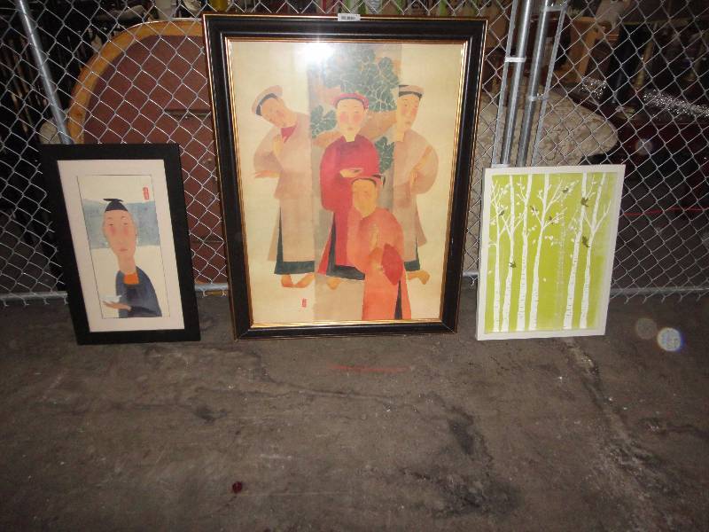 lot 72 image: Lot of Wall Decor