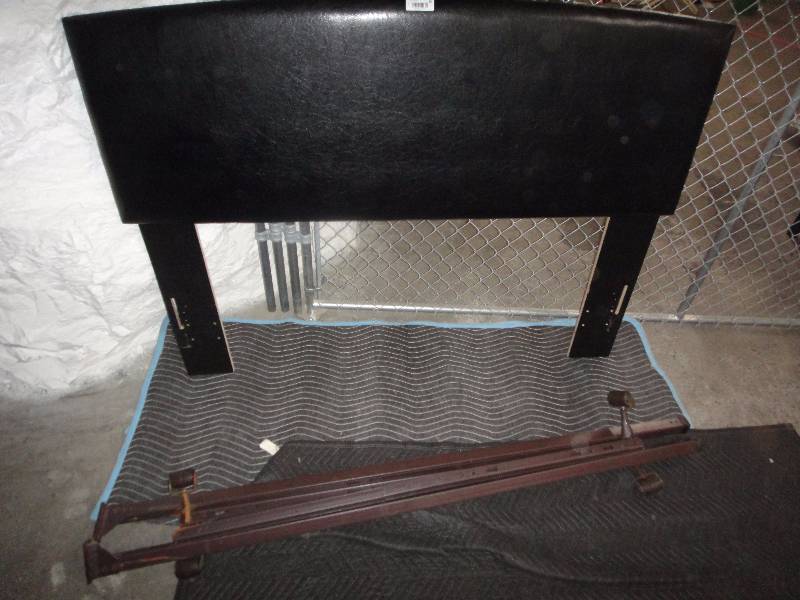 lot 80 image: Headboard