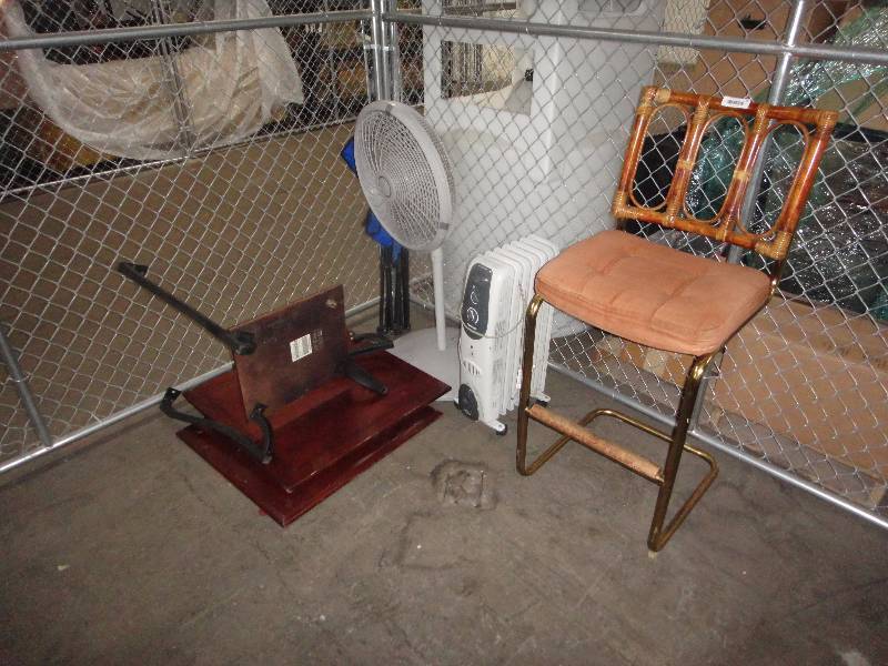 lot 83 image: Large Lot of Random Items
