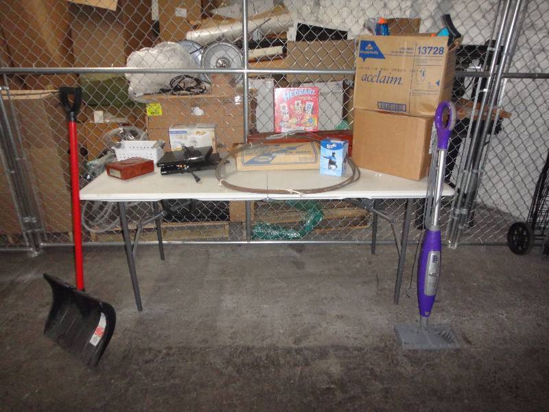 lot 103 image: Large Lot of Random Items
