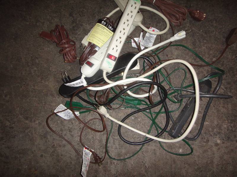 lot 212 image: Lot of Power Strips