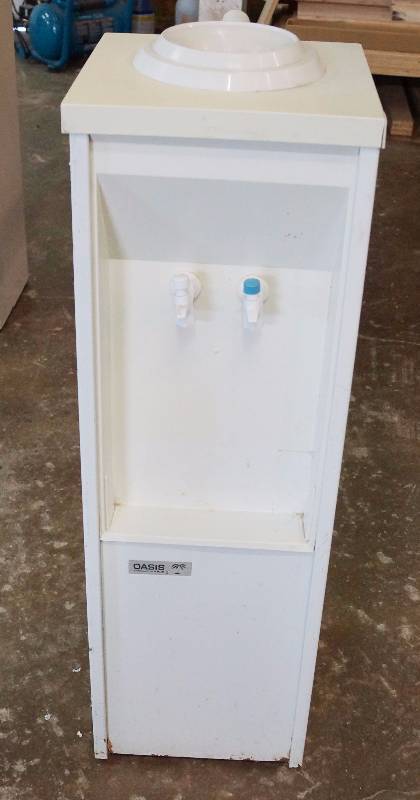 lot 4015 image: OASIS Water Cooler - Works