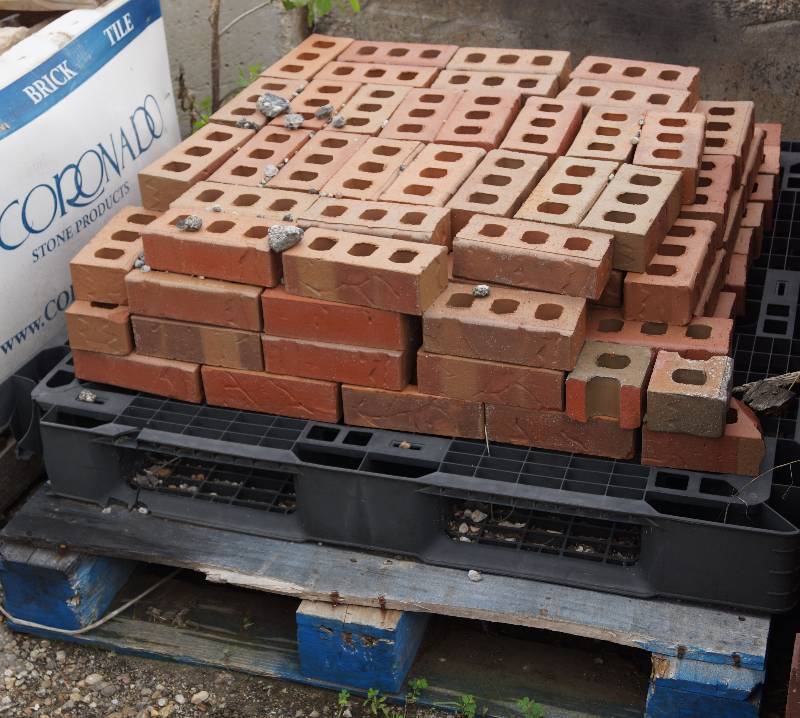 lot 4041 image: Pallet of Construction Bricks - see photo