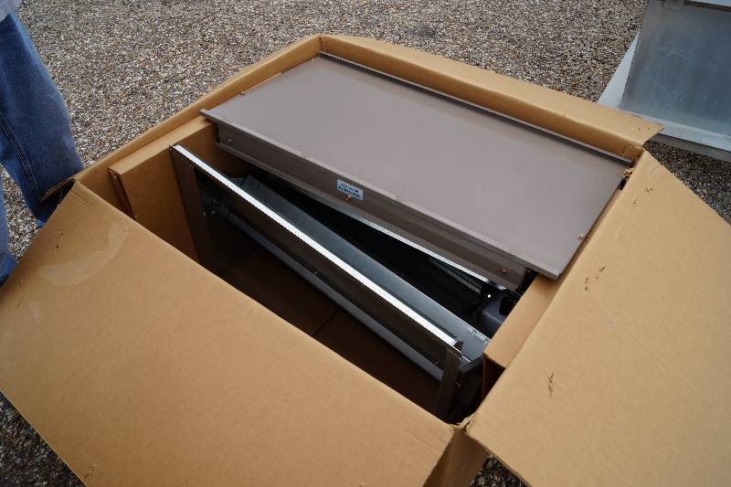 lot 4052 image: Field Installed Vertical Flow Economizer - M# 2EE04706724 - NEW IN BOX w Instructions
