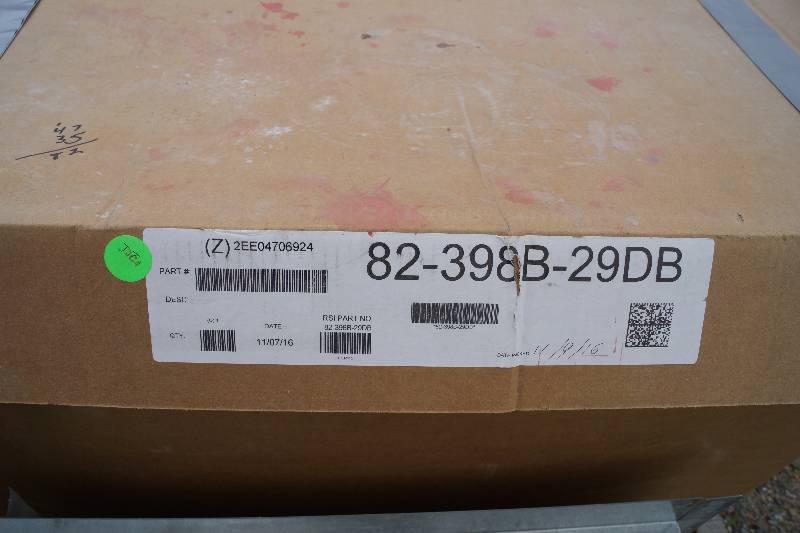 lot 4055 image: Field Installed Horizontal Flow Economizer - M# 2EE04706924 - NEW IN BOX w Instructions