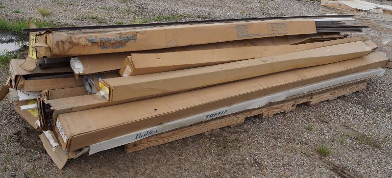 lot 4059 image: Pallet Lot of Siding Materials - Royal Soffit - Various Sizes and colors, brands and style - see photo