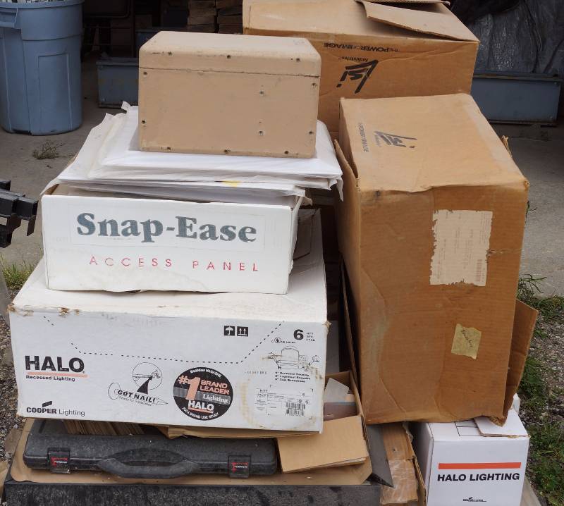lot 4065 image: Pallet Lot of Lighting Supplies for Construction - Most NEW in Box and Uninstalled - See photos for details - This is a great pallet of stuff. Come to the preview to check it out