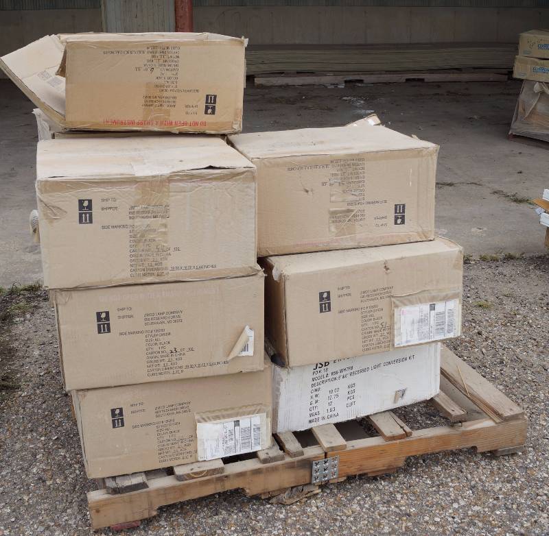lot 4081 image: Pallet Lot of Light Fixtures - Jimco Lamp Company - neat lights (approx 11) and a JSC Canister Light Conversion Kit 5 & 6 - all new and uninstalled