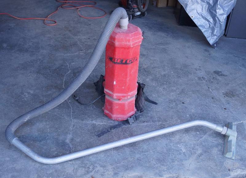 lot 9133 image: Betco Canister Vacuum Back Pack  - works great