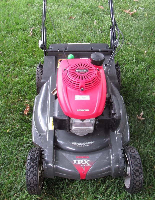 lot 7691 image: Honda Self Propelled Push Mower - Model GCV190 -works