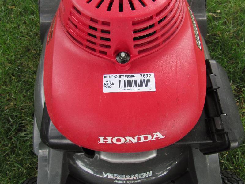 lot 7692 image: Honda Self Propelled Push Mower - Model HRX 217 - works