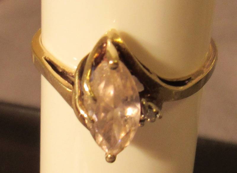 lot 7721 image: Ladies Fashion Ring - 10K Gold with Marquee Pink Ice Stone - size 8 - 2.04 grams