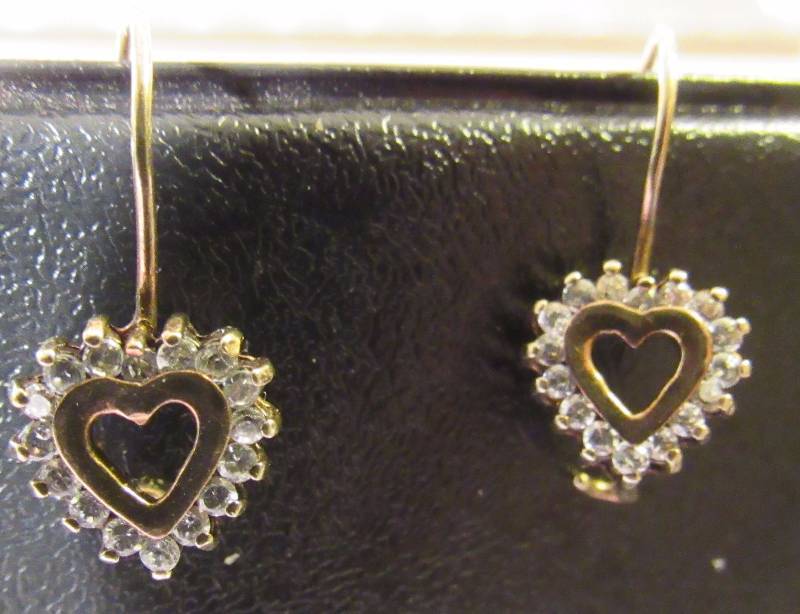 lot 7722 image: Heart Shaped Earrings - appears to be gold w Cubic Zirconia Stones - 2.71 grams