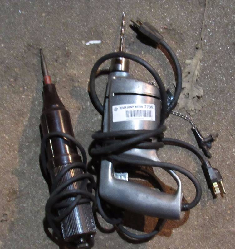 lot 7738 image: Lot of power tools - Soldering Gun and Electric Drill