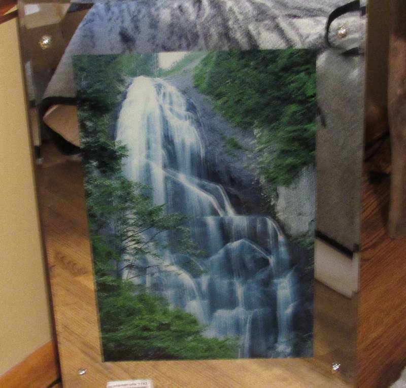 lot 7782 image: Electric Waterfall Light  Decorative Wall hanging - COOL