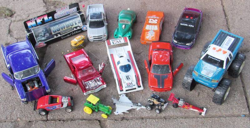lot 7825 image: Lot of 16 - Toy Cards, Tractor, Jet Plane & Dallas Cowboys Truck (in the box)