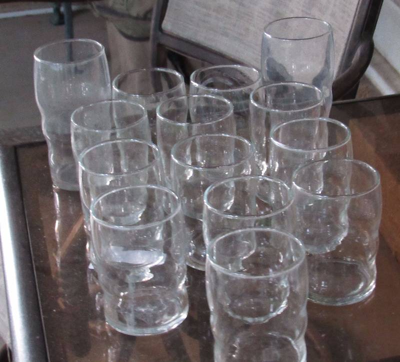 lot 7831 image: Set of 14 drinking glasses - various sizes