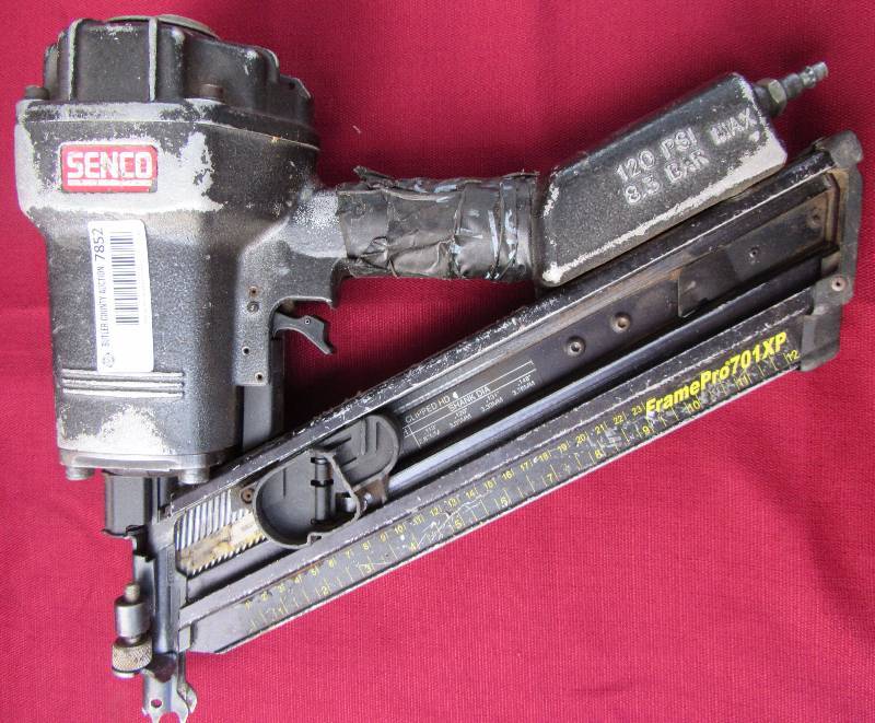 lot 7852 image: SENCO Pneumatic Framing Nailer - M# FramePro701XP - see photos