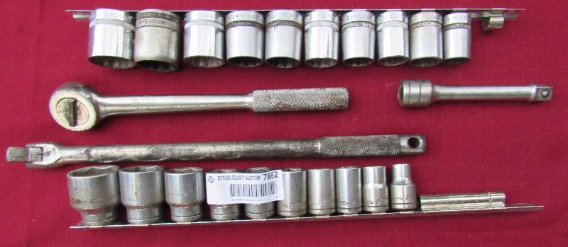 lot 7862 image: Socket Set - 23 pieces - 58 drive - w brake-over bar - See photo - Mixed brands - SK, Craftsman and Wizard