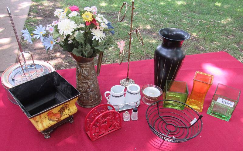 lot 7877 image: Lot of Home Dcor and House wares - colorful vases, paper towel stand, napkin holder, Rooster Deco Dish, Metal Pitcher w Flowers says MADE IN ENGLAND and more