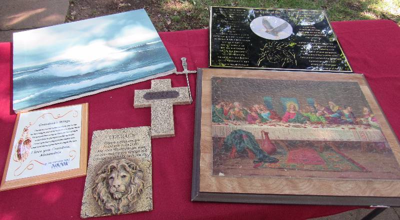 lot 7883 image: Lot of Religious Wall Hangings