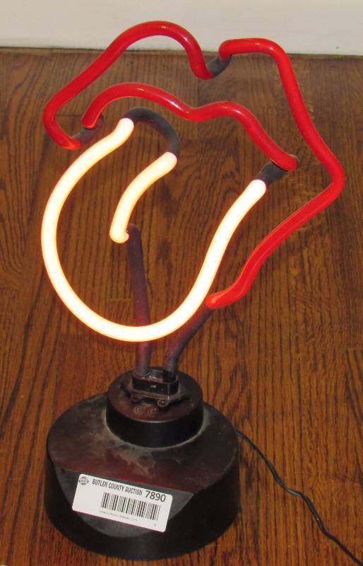 lot 7890 image: Neon Sign Light - Lips and Tongue
