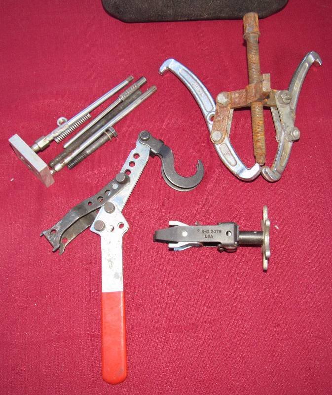 lot 7896 image: Pulley-Puller, Valve Spring Remount Tool & Pullers