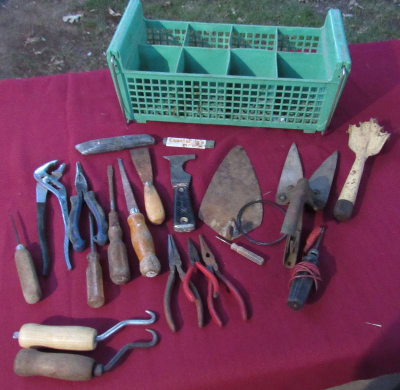 lot 7902 image: Lot of hand tools - electric tester - with a green caddy to carry them