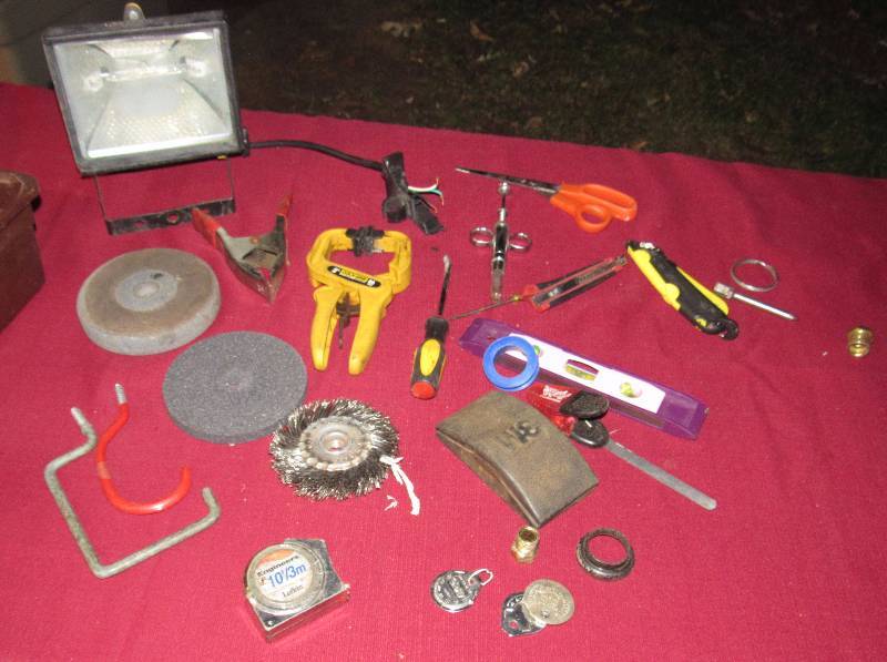 lot 7903 image: Lot of metal and wood-working tools, hand tools and flood lamp - carrying box included