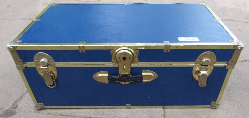 lot 7904 image: Lightly Used - Antique-Looking Trunk