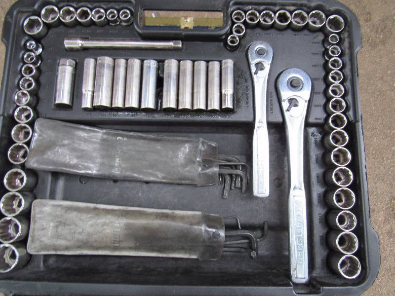 lot 7905 image: Craftsman - Mechanic Tool Set in Case - Everything you need See photo