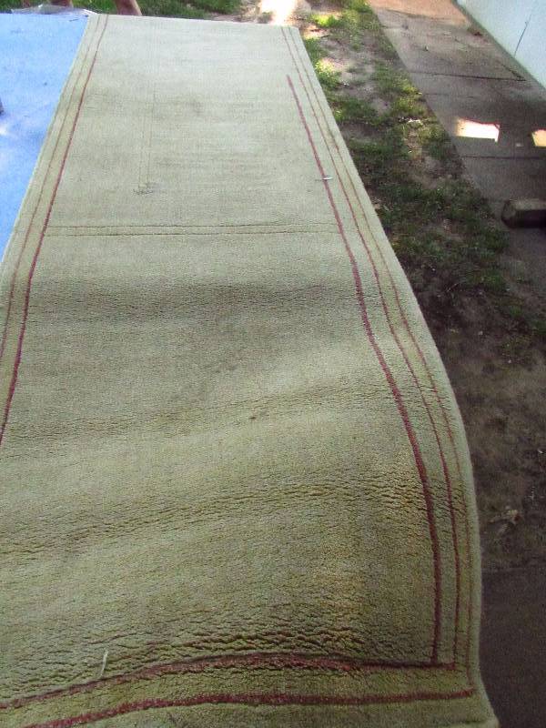 lot 1316 image: Hallway Runner Rug - 23 x 36 - nice, but needs cleaned